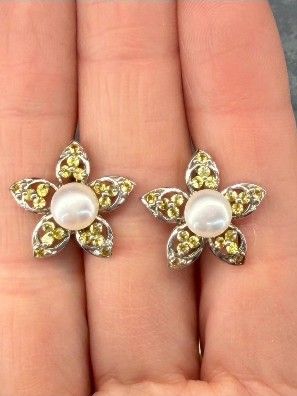 Beautiful Natural Yellow Sapphire & Freshwater Pearl Earrings 925 SterlingSilver